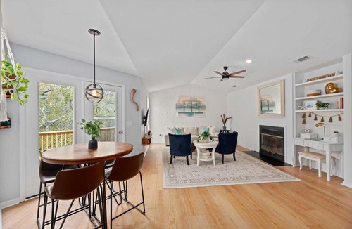 Colington House | Sojourn Stylish 2BD with Pool and Tennis