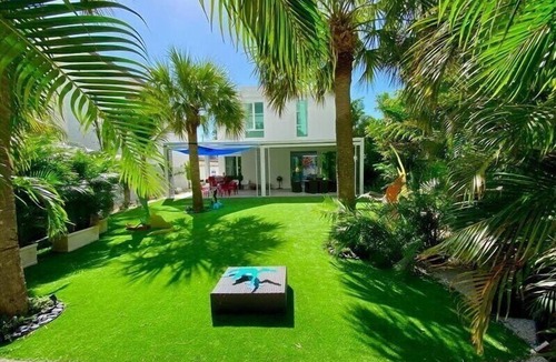 Birch Park Finger Streets House | Solara Haven by RoveTravel Poolside Home with Balcony