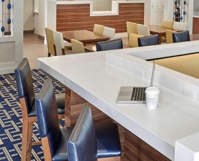 Middleburg Heights Hotel | Sonesta Simply Suites Cleveland Airport