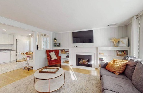 Harwich Port House | Sophisticated home with lovely guest house - walk to beach & restaurants