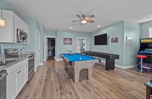 Avon House | Soundfront home, private dock, pool, hot tub, theater, kiteboarding haven ★