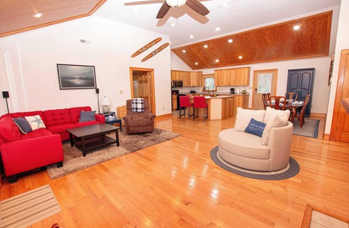Brigands' Bay House | Soundside, Fire Pit, Screened in Porch, Fenced in Backyard, Charming Beach House