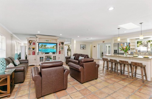 Harbor Village House | South Beach Retreat, Florida: Amazing Pool-Saltwater Heat,4BR, King Bed,5 Stars