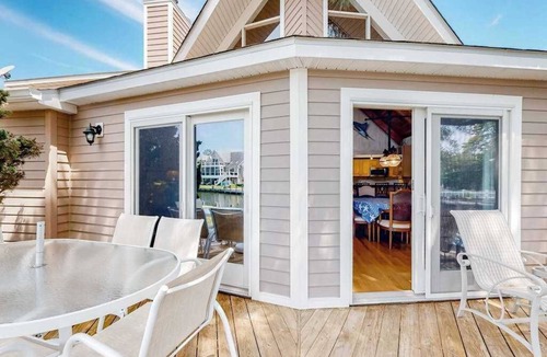 South Bethany Harbor House | South Bethany bay-view home with dock, deck, kayaks, & bikes