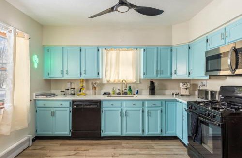South Euclid House | South Euclid Joy - 5BR Home