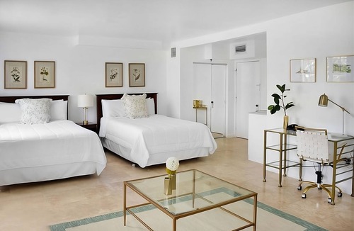 Flamingo/Lummus Hotel | South Florida Escape! Walk to Versace Mansion and Lummus Park