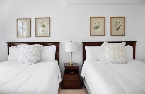 Flamingo/Lummus Hotel | South Florida Escape! Walk to Versace Mansion and Lummus Park