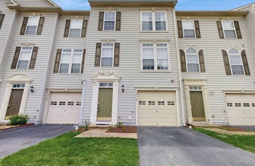 Ocean View Condo | South Hampton townhome with shared pool & tennis courts