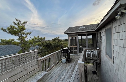 South Nags Head Cottage | South Nags Head, 5 min walk to the beach