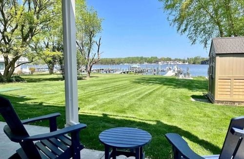 Edgewater House | South River Waterfront | Pier, Hot Tub & Elevator