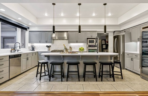Sandpoint House | South Sandpoint Estate: Pool, Covered Spa, Theater & Walk to Downtown