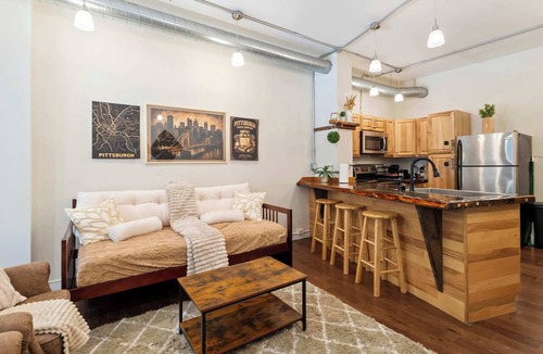 South Side Slopes House | South Side Flats Gem - Near Downtown Pittsburgh