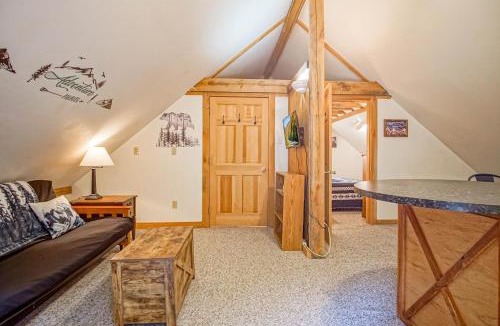 Edray House | South Westridge 47GH - Snow Flurry Cabin adjacent to The spacious 47 Home