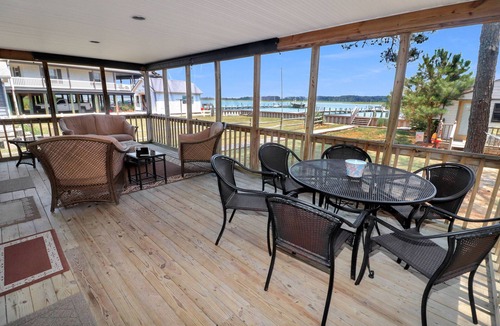 Piney Island House | Southern Exposure | Assateague Channel Waterfront Ranch w/Deep-Water Pier, Screened Porch & Dock