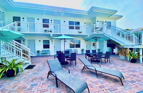 Hollywood South Central Beach Condo | Southwinds #8 for 2, Steps to Beach & Boardwalk