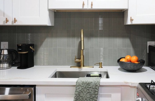 Wynnefield Heights Apartment | Spa Bath 20 Min to Lincoln Financial Field + Dedicated Parking + City Access