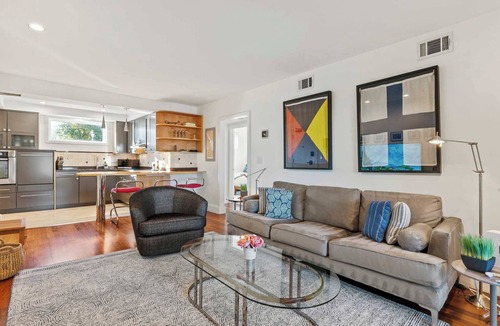 Eastport Condo | Spa Creek Waterfront | Pool & Parking
