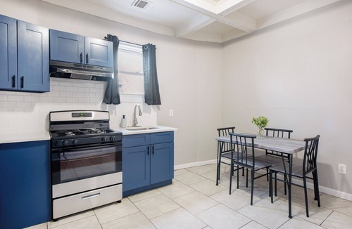 Lower Vailsburg Apartment | Spacious 14-bedroom house in charming Newark with WiFi, AC