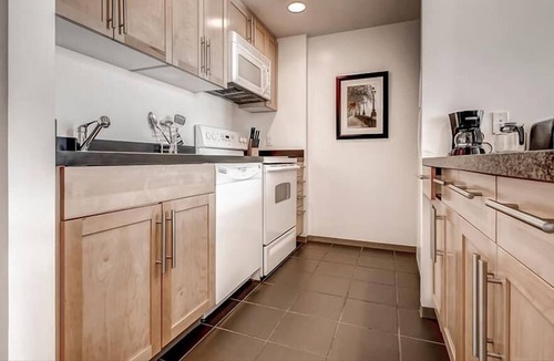 East Cambridge Apartment | Spacious 1BR | Fitness Center | Kendall Square by GLS