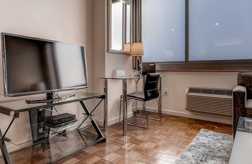 Hudson Exchange Apartment | Spacious 1BR | Full Kitchen | Near PATH by GLS