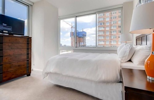 Hudson Exchange Apartment | Spacious 1BR | Fully Equipped Gym | Jersey City by GLS