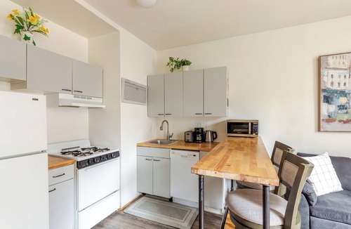 Bloomingdale Apartment | Spacious 2 bed, 1.5 bath unit near Columbia University