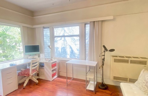 Melrose Apartment | SPACIOUS 2 BEDROOM APARTMENT IN HOT SPOT OF LOS ANGELES. Quiet and Chic