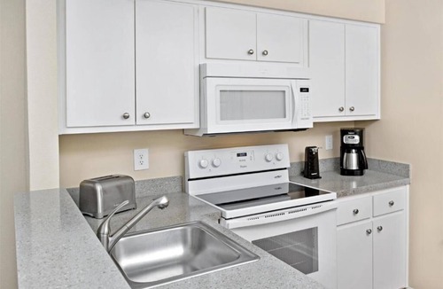 Berkeley Hotel | Spacious 2-Bedroom Suite with Balcony, Living Room, Fireplace, Full Kitchen