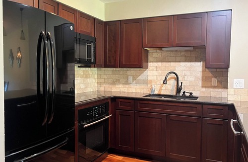 Shangri-La Estates Condo | Spacious 2 BR/2BA Condo at Vista Towers Shangri La