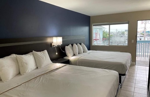 Seaside Heights Hotel | Spacious 2 King Bed Suite Near Seaside Heights Beach - Sleeps 6, Free Wi-Fi, AC and Family-Friendly Comfort Retreat