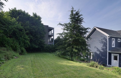 Sewickley House | Spacious 3 Bedroom, 2 bath - sleeps up to 12! 30 min from Pittsburgh!
