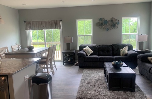 Athol Springs House | Spacious 3-bedroom townhome in serene Hamburg with AC close to all amenities