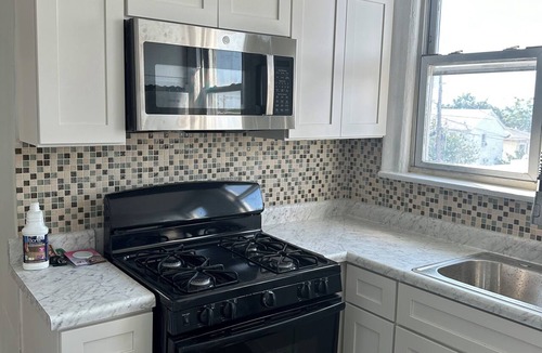Greenville Apartment | Spacious 3-bedroom apartment in beautiful Jersey City with central air and more!