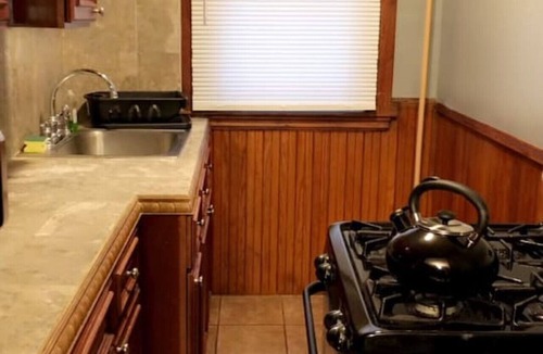 New Bedford Apartment | Spacious 3 bedroom 1st Floor closeby attractions