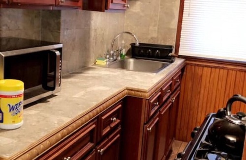 New Bedford Apartment | Spacious 3 bedroom 1st Floor closeby attractions