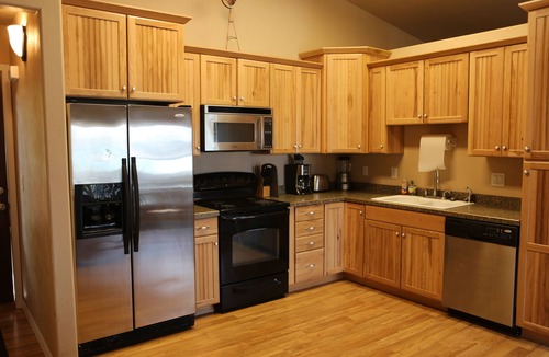 Polson House | Spacious 3-Unit Group Rental - Sleeps Large Groups
