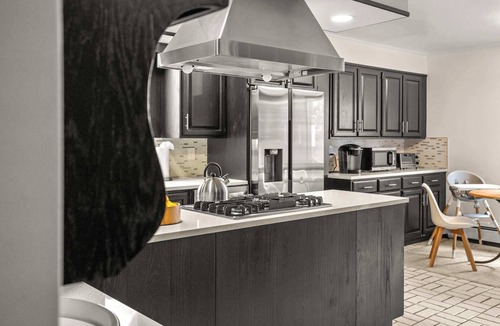 White Plains House | Spacious 3b/3b Mediterranean in White Plains