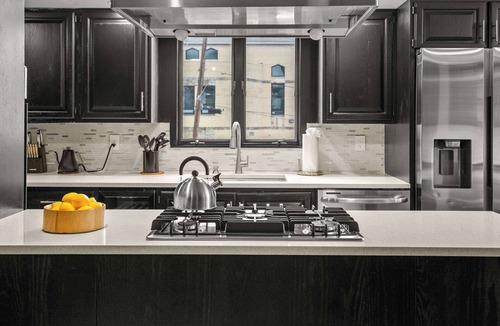 White Plains House | Spacious 3b/3b Mediterranean in White Plains