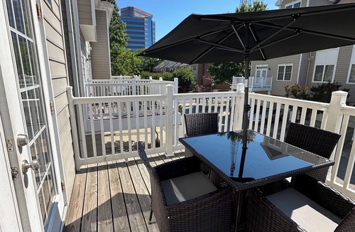 Downtown House | Spacious 3BD townhouse near Hampton waterfront