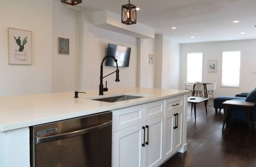 Communipaw Apartment | Spacious 3BR/2BA Home