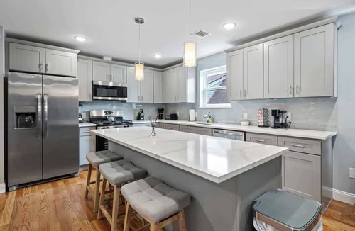 Forest Hill Apartment | Spacious 3BR/2BA w/King Bed Near Transit & Park