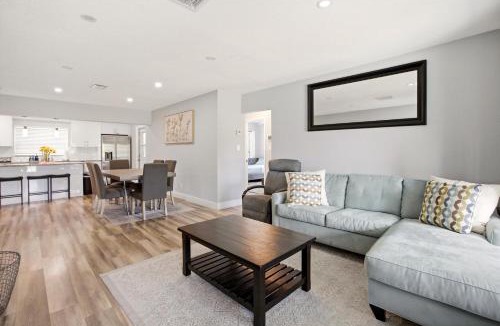 North Andrews Gardens House | Spacious 3BR Fort Lauderdale Retreat Sleeps 6 Patio Free Parking Near Beaches & Dining
