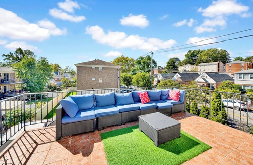 Southeast Yonkers House | Spacious 3BR Home Game Room Free Parking Easy NYC Access