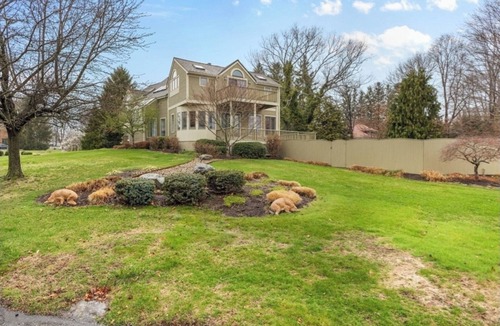 Swansea House | Spacious 4-bdrm house in Swansea with AC, home gym,pool, hot tub & chef ktchn