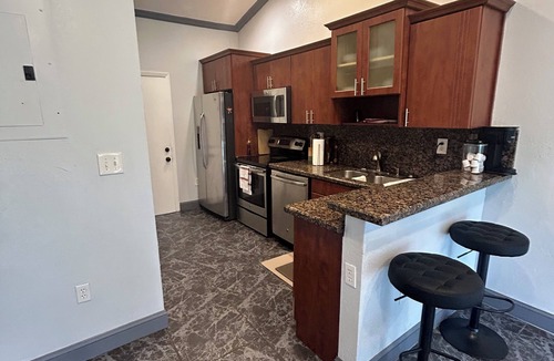 Miami Gardens House | Spacious 4 bedroom house with a sofa-bed in wonderful Miami Gardens with AC.
