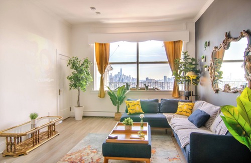 Weehawken Apartment | Spacious 4-bedroom apartment