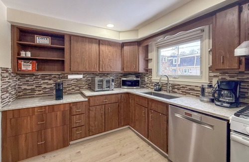 Williamsville House | Spacious 4-bedroom comfy and peaceful house in marvelous Buffalo