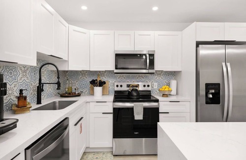 Highland Garden House | Spacious 4-bedroom house with a pool in fabulous Hollywood, FL