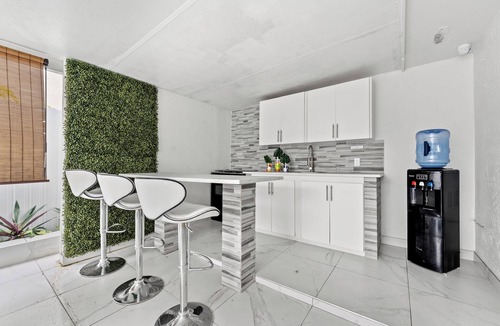 Hialeah House | Spacious 4-bedroom house with WiFi and AC in lovely Hialeah