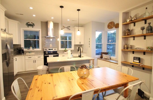 Rock Point House | Spacious 4-bedroom house on the water
